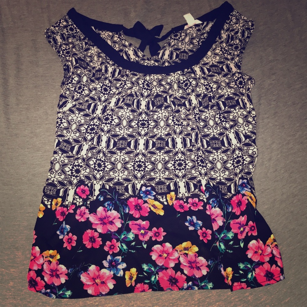 Tank top floral blouse!